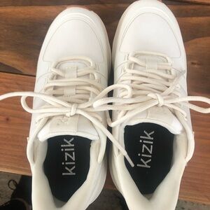 Kizik Women's White Sneakers new never worn